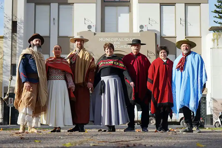 Encuentro folclórico por el Día de la Independencia