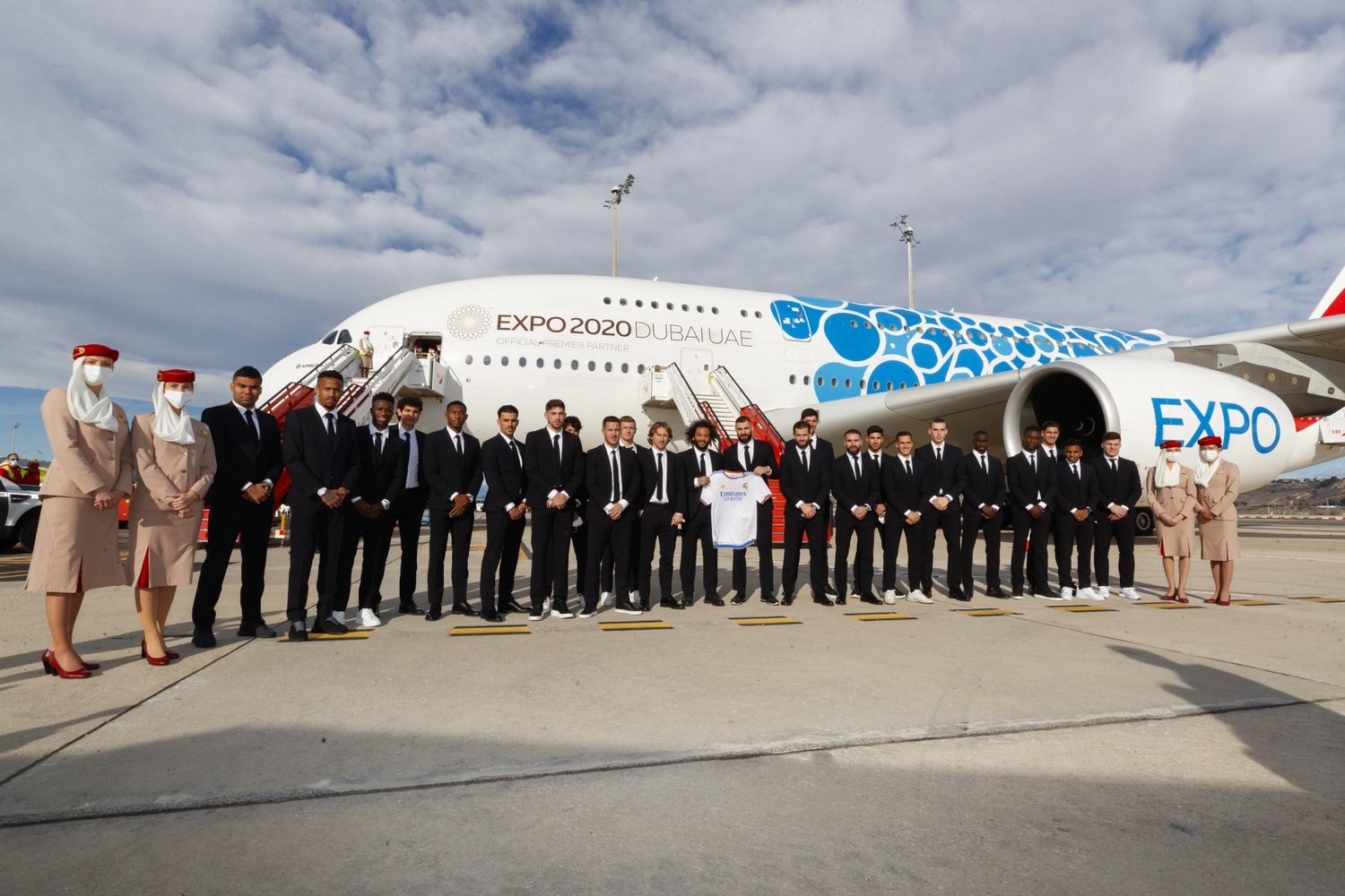 El Real Madrid arriba a Riad en un Airbus A380 especial de Emirates