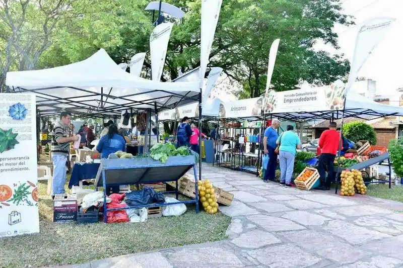 Exitosa jornada del mercado comunitario de emprendedores, en su modalidad móvil