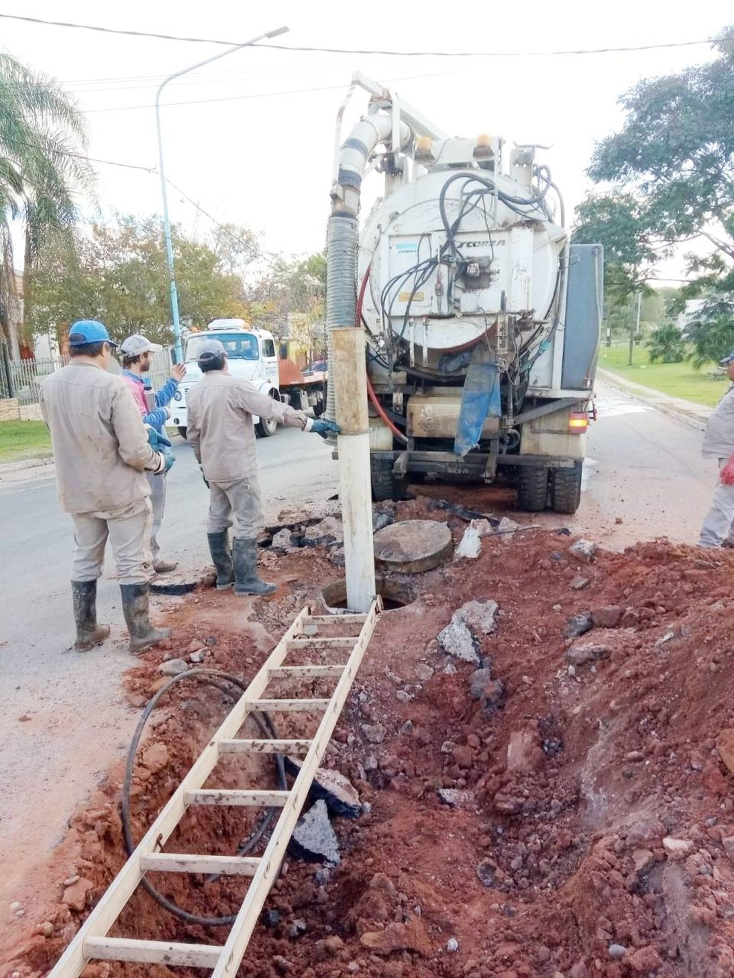 Reparación y destapes de redes profundas por parte de Obras Sanitarias