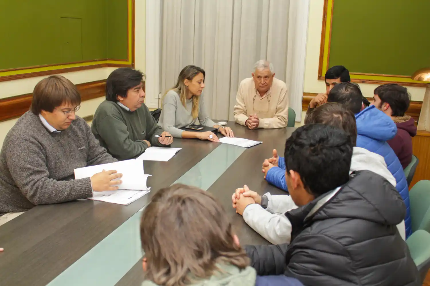 La Municipalidad reparte bolsones de comida entre empleados de Urbanotec