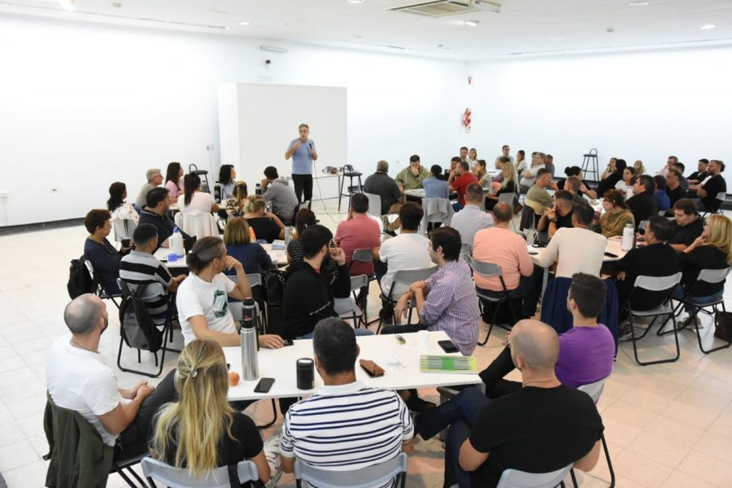 “¿Por qué estamos acá?” preguntó el Intendente en la apertura del encuentro.