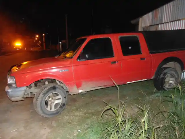 Motociclista hospitalizada tras chocar con una camioneta