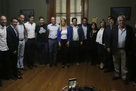 Intendentes del PJ piden una suba de la coparticipación