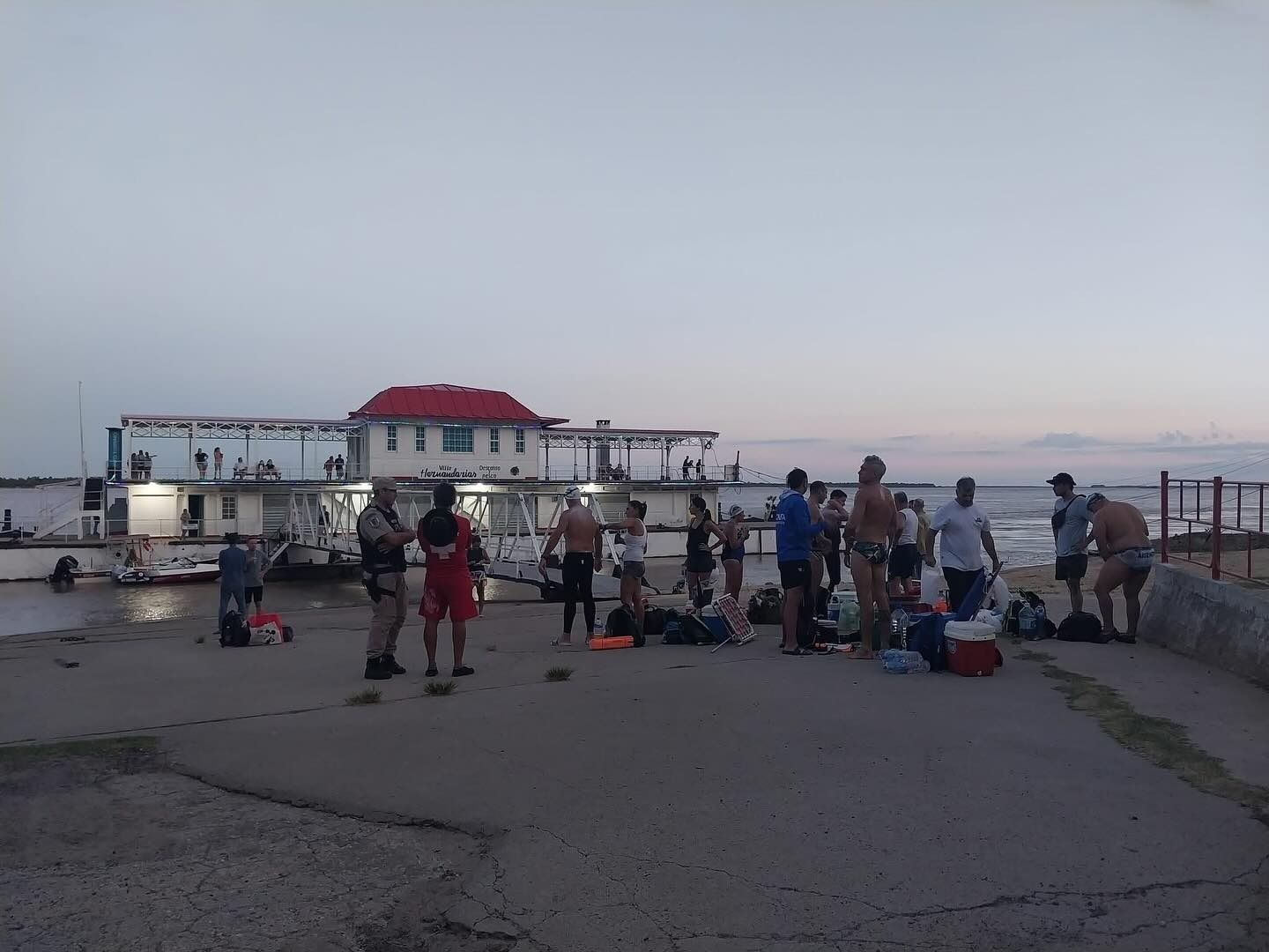 Siete nadadores participan de la maratón Hernandarias-Paraná