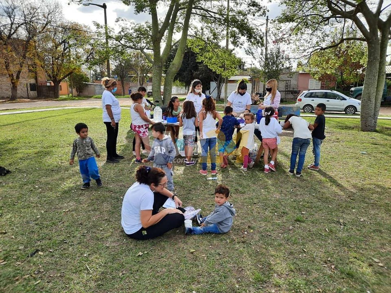 Libros y niños: Biblioteca Virtual para solventar el merendero de “Crecer Juntos”