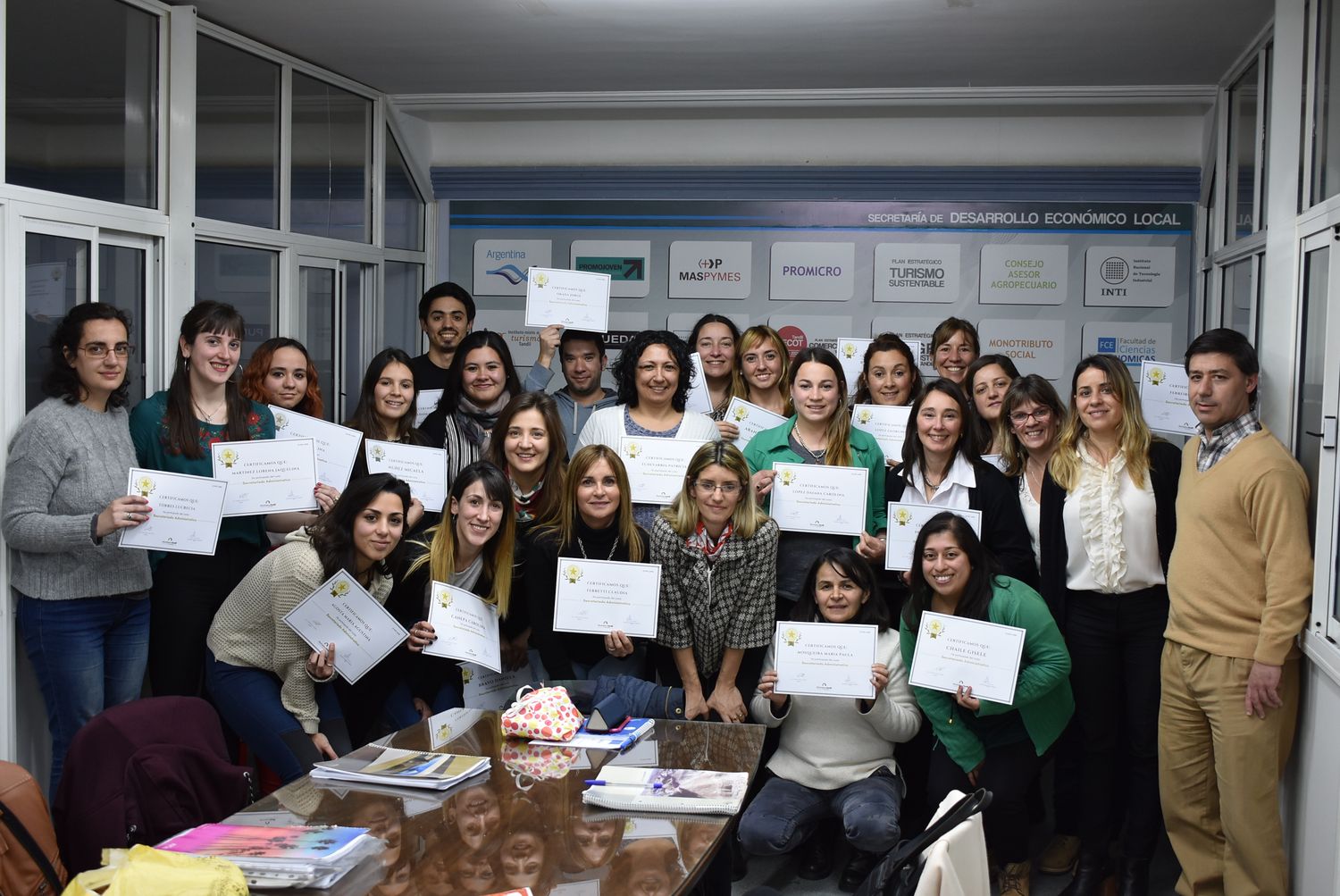 Se entregaron certificados del curso de secretariado