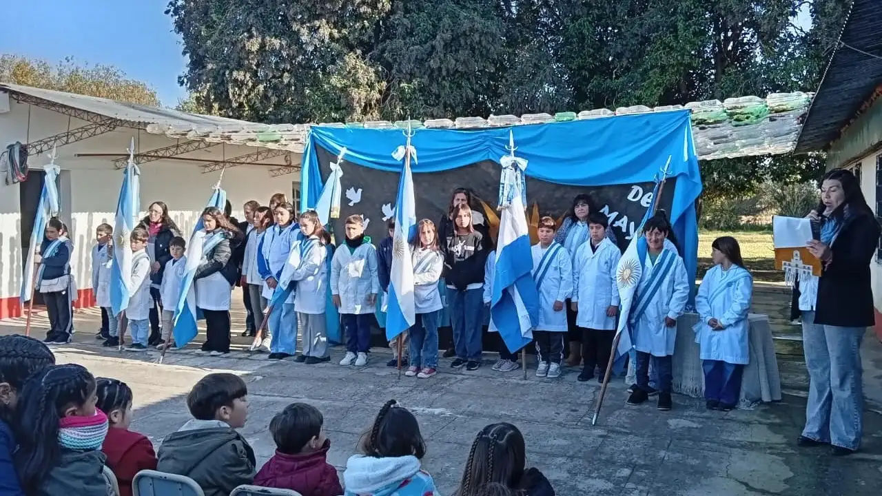 Sexto Distrito: Con un emotivo acto conjunto, las escuelas de la zona celebraron el 25 de Mayo