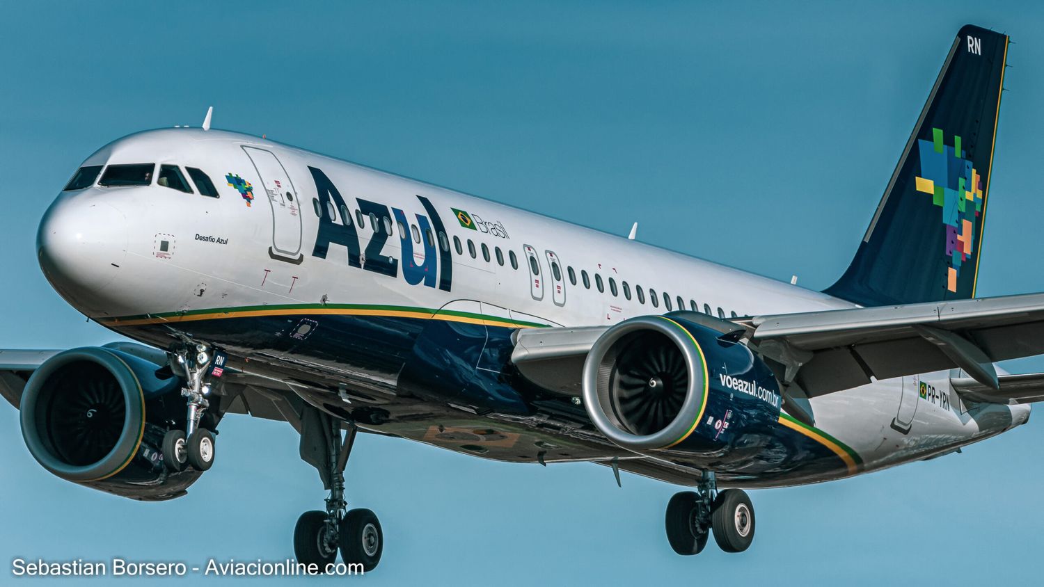 Azul es la primera aerolínea de Brasil en dejar de exigir mascarillas en sus vuelos