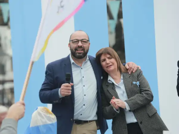 El actual director de seguridad municipal junto a Patricia Bullrich.