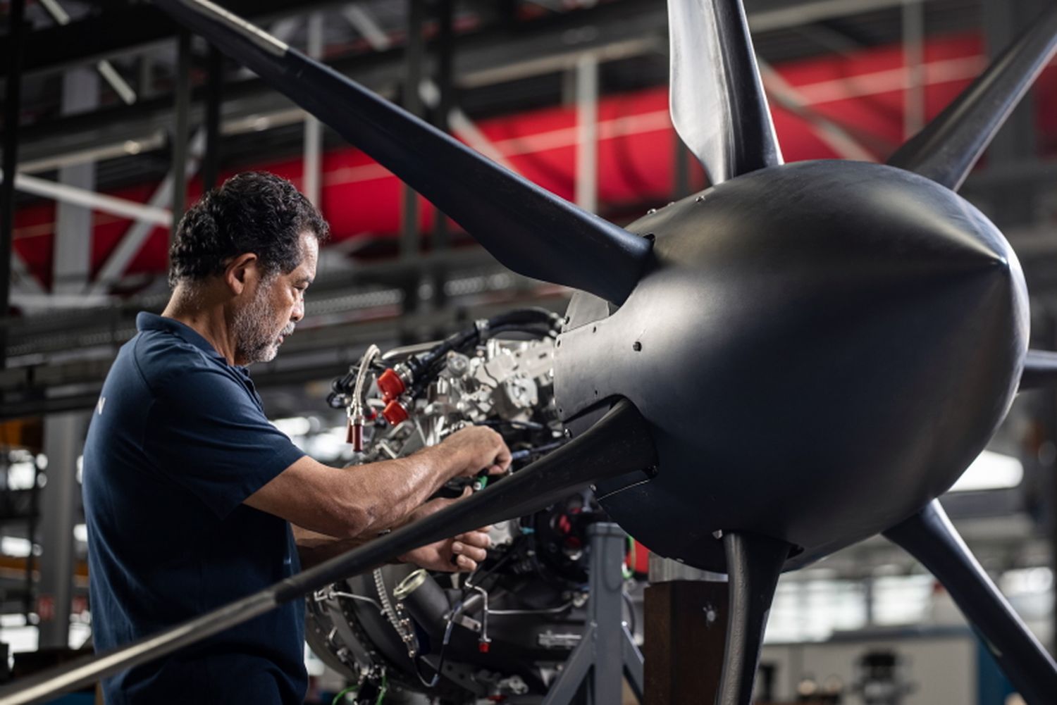 Piaggio Aerospace y Safran Helicopters Engines firman un contrato de producción de partes