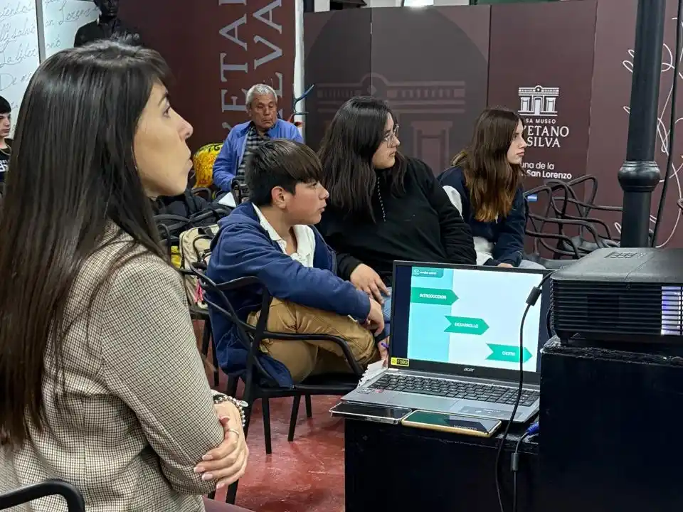 La capacitación se lleva adelante en el Museo Cayetano Silva.