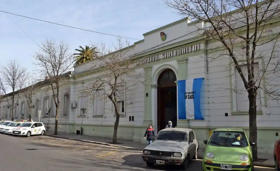 Murió un joven que se disparó por accidente en la cabeza con dos armas de fuego