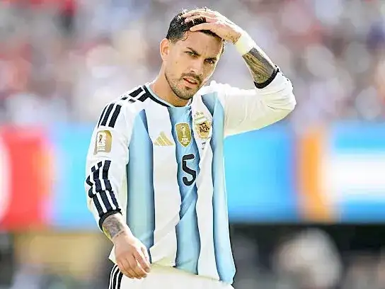 Paredes recibió 10 fechas de suspensión.
