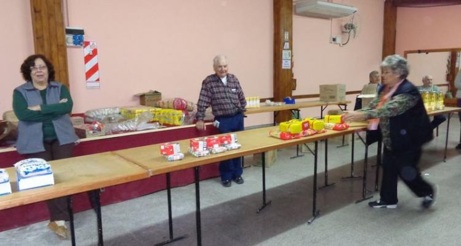 Por aumento de precios, hay menos mercadería en los bolsones para jubilados