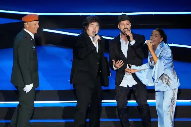 Milei interpretó la canción “Libre”, de Nino Bravo, en su estadía en Israel.