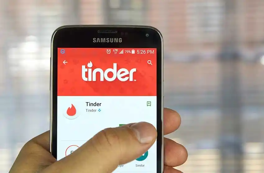 «No gente con mal aliento»: la insólita lista de requisitos para salir con una joven en Tinder
