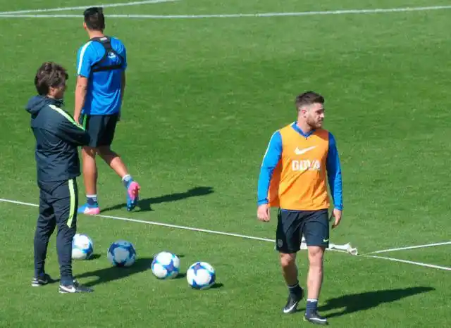 Nahitan Nández, el que no llegó a Boca para "pedir autógrafos"