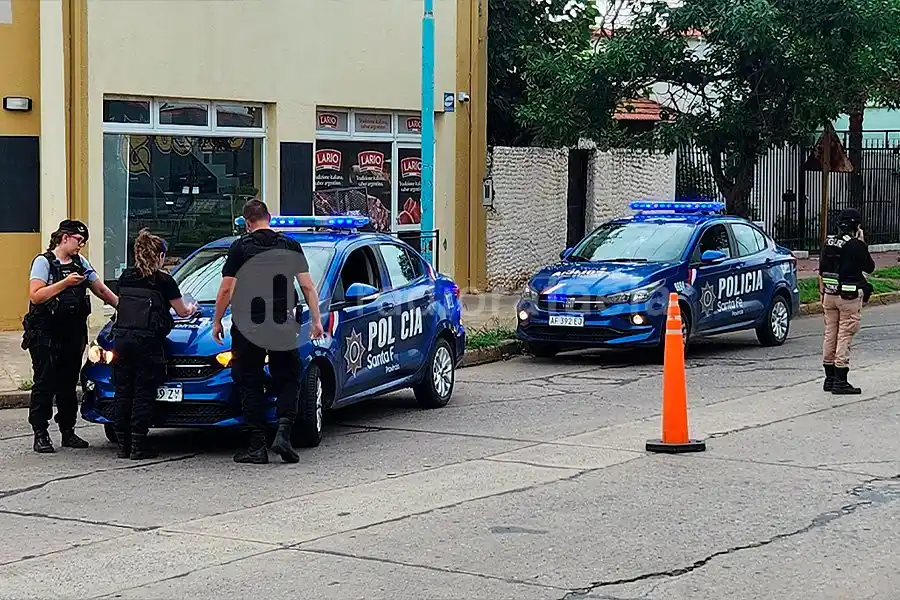 Relato salvaje: por una pelea de perros, un vecino amenazó a una mujer con un arma de fuego