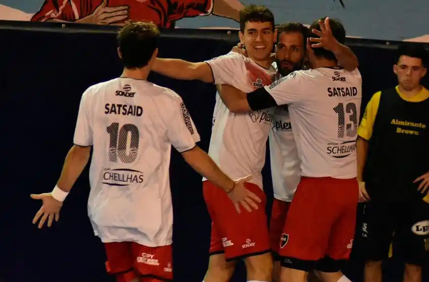 Newell’s ganó y estiró diferencias en la cima