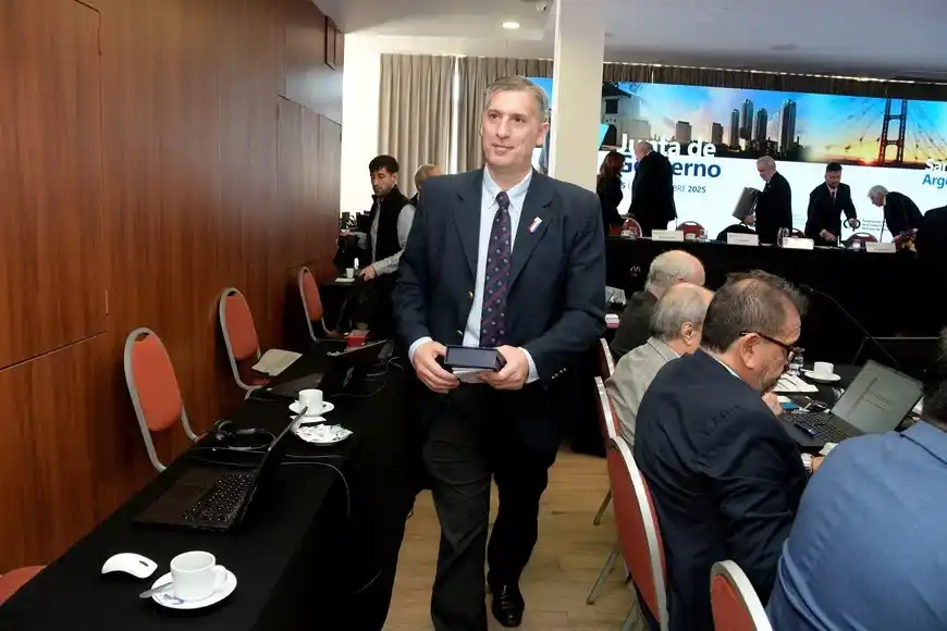 Olivares admite que en el cuatrimestre los recursos federales siguen a la baja