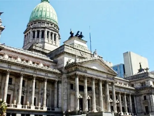 El Gobierno evalúa convocar a sesiones extraordinarias para el 2 de febrero