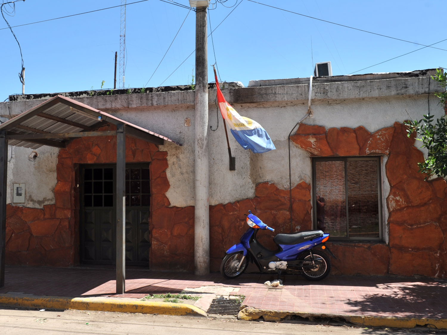 Atacan a balazos una vivienda de Frontera