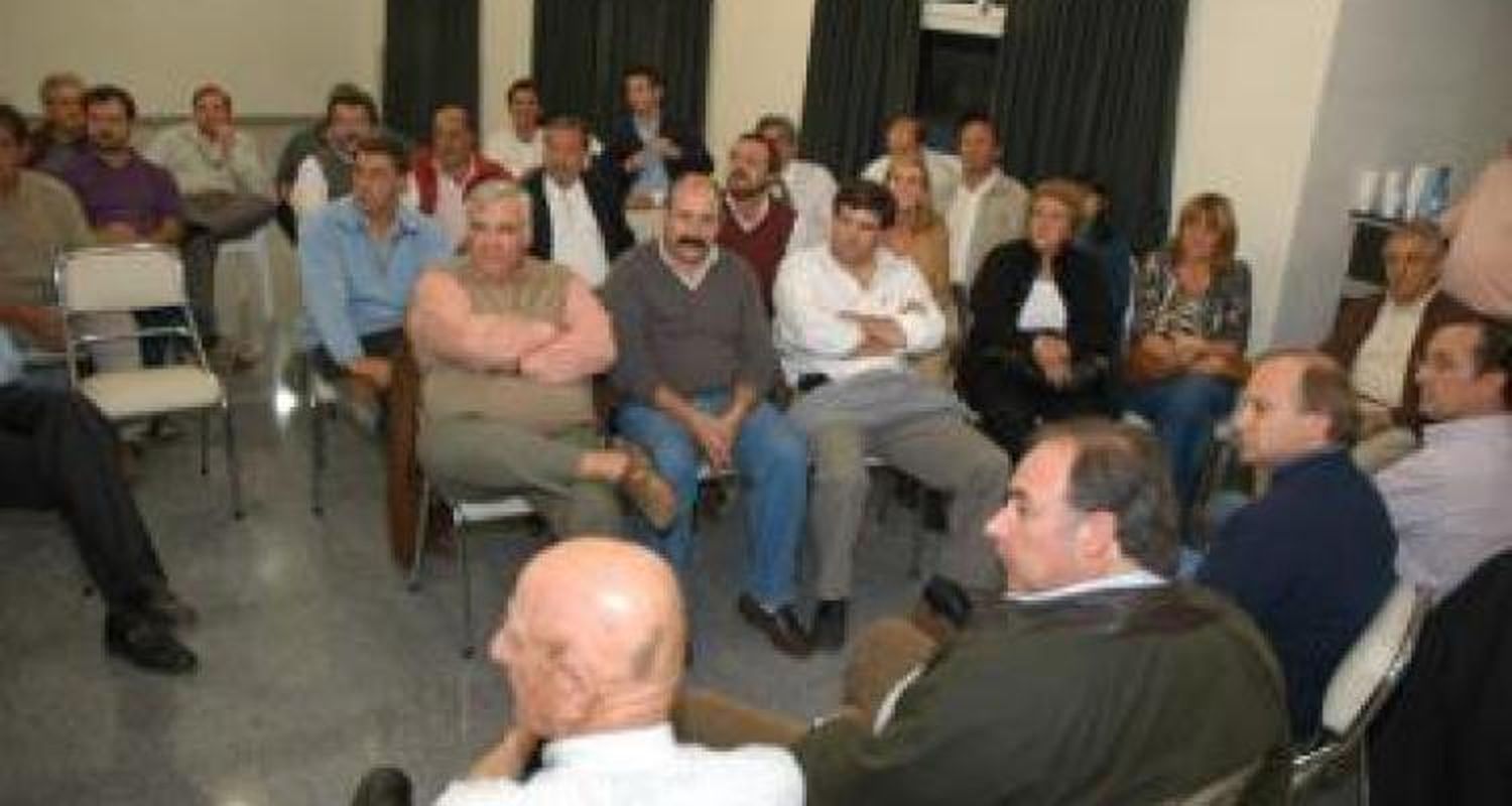 Barbieri pone un pie en cada plato