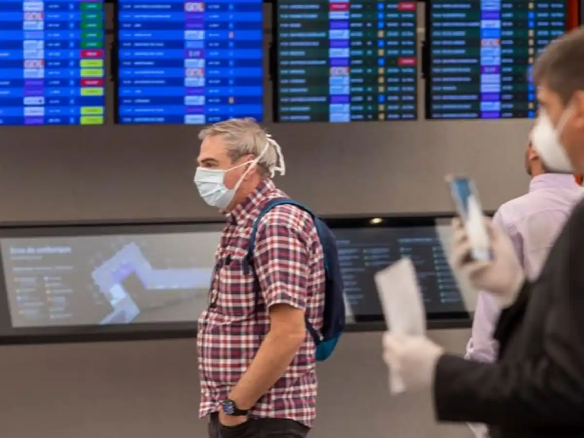 Preparan nuevas medidas para desalentar viajes al exterior