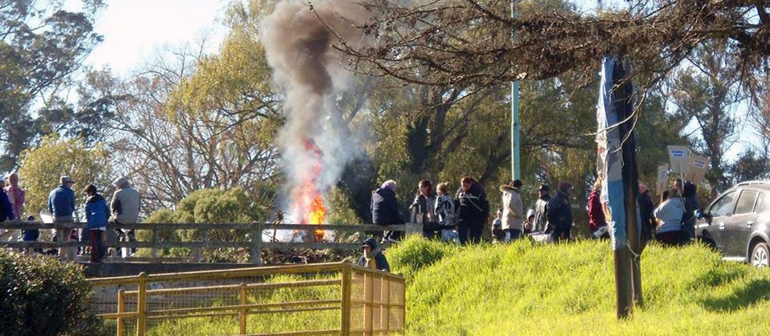 Vecinos del norte acudirán a la Justicia para evitar los cortes en Ruta 2