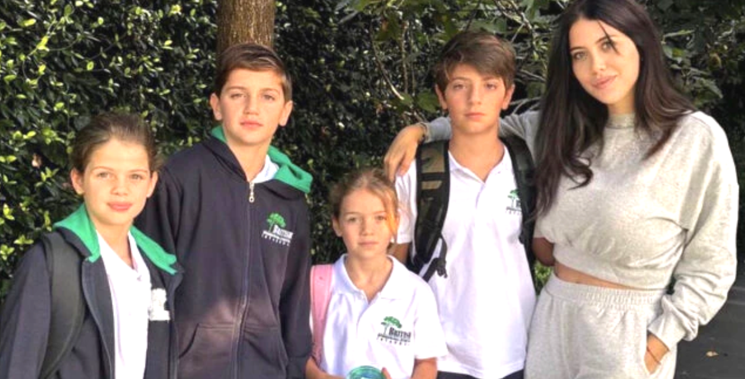 El colegio cuenta con niveles de preescolar, primaria y secundaria.