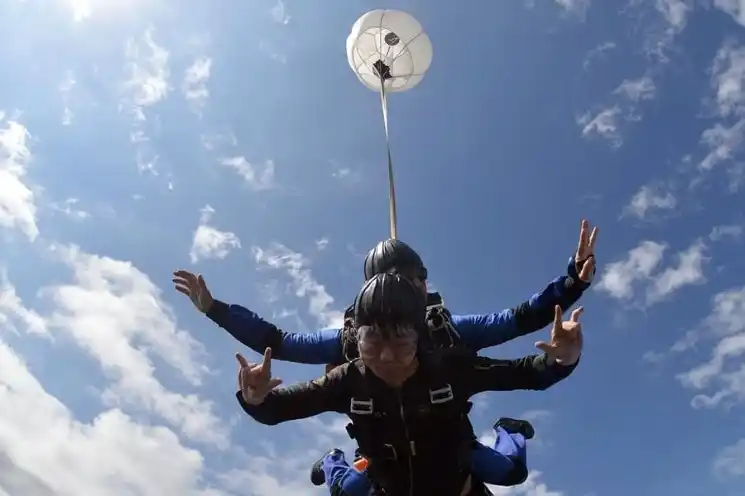 Opciones para hacer paracaidismo en la Provincia