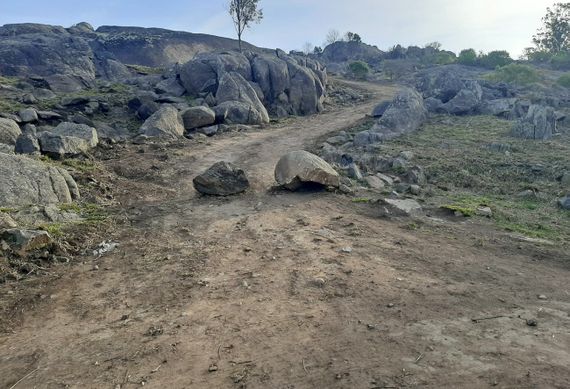 Cuestionamientos al avance del Municipio sobre el cerro La Movediza para hacer un nuevo paseo