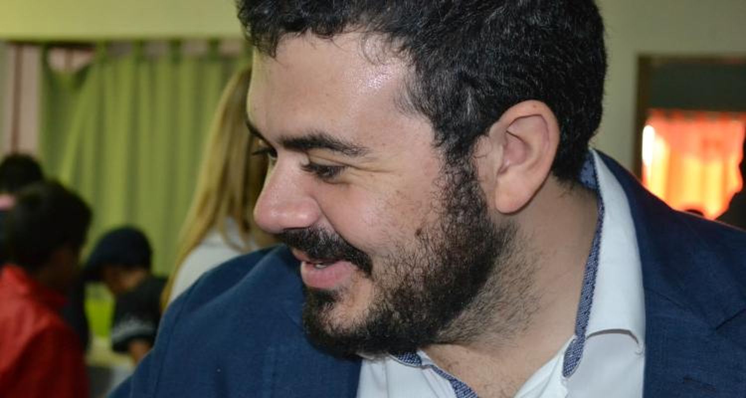 Salazar reduce gabinete y contratos para sumarse al pedido de Vidal