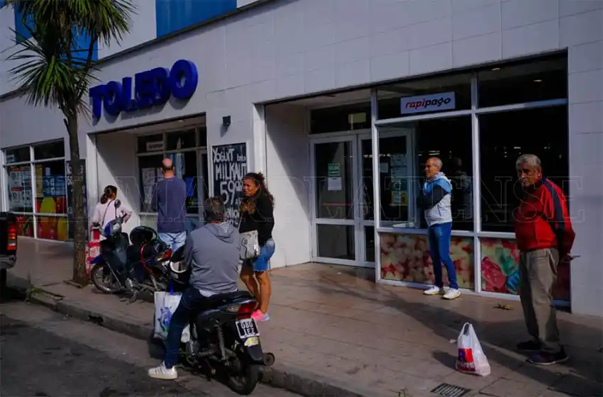 Ucip, Empleados de Comercio y el municipio dispusieron un nuevo horario de atención al público