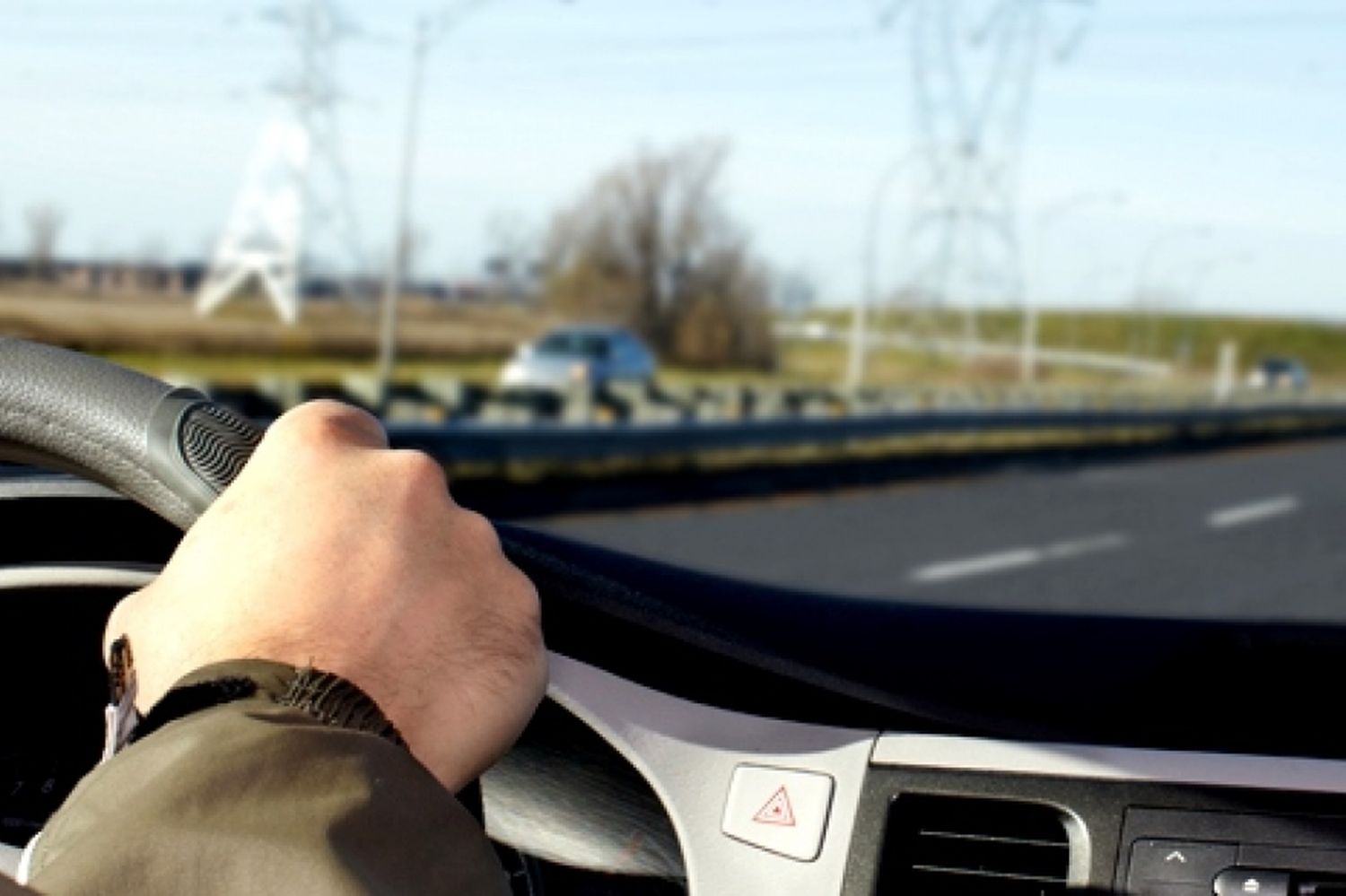 Proyecto para que el seguro del auto en la Provincia esté visible en el parabrisas