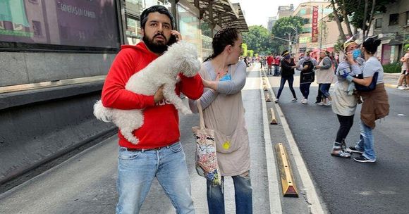 Seis muertos, 30 heridos y más de 300 réplicas dejó terremoto en México