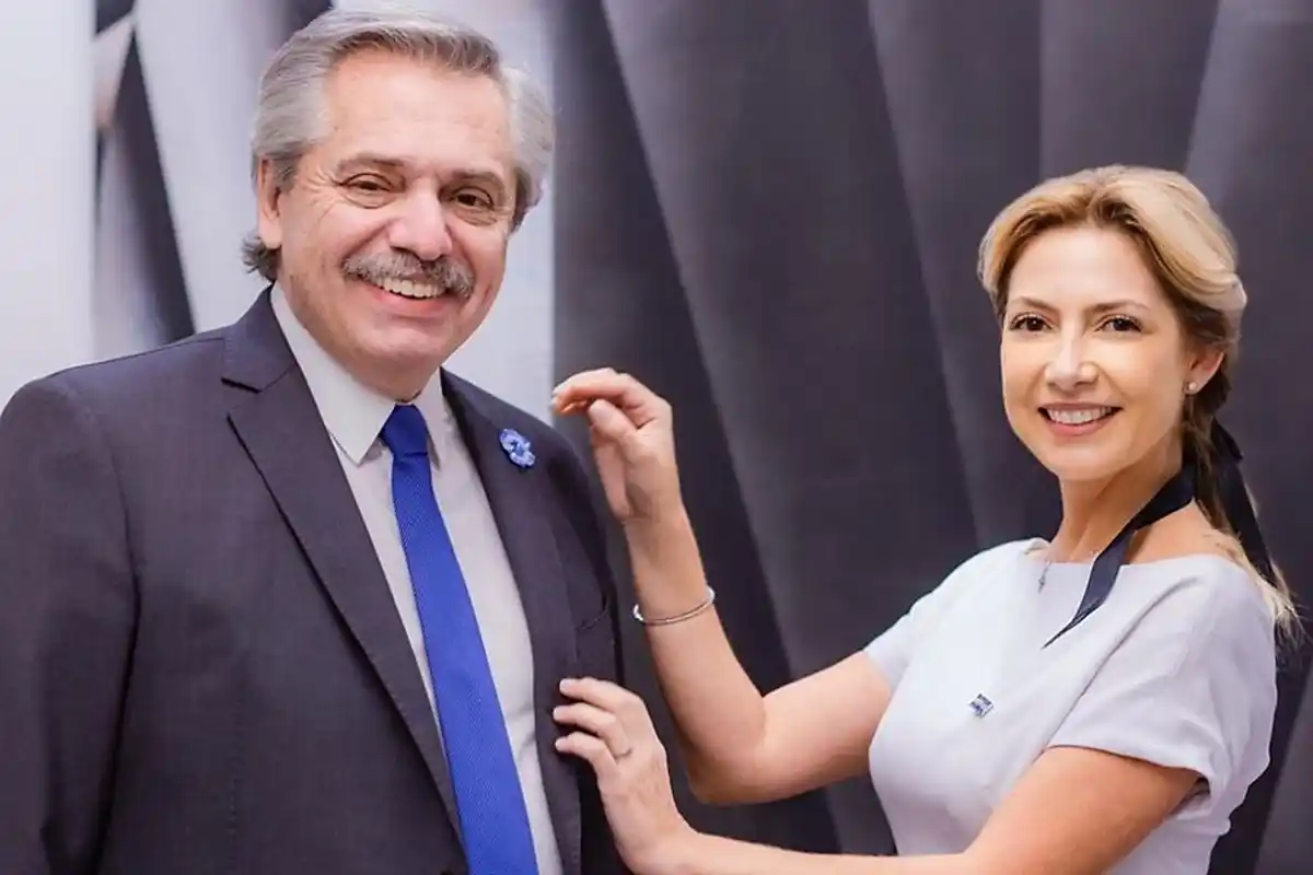 El expresidente junto a su esposa, Fabiola Yáñez.