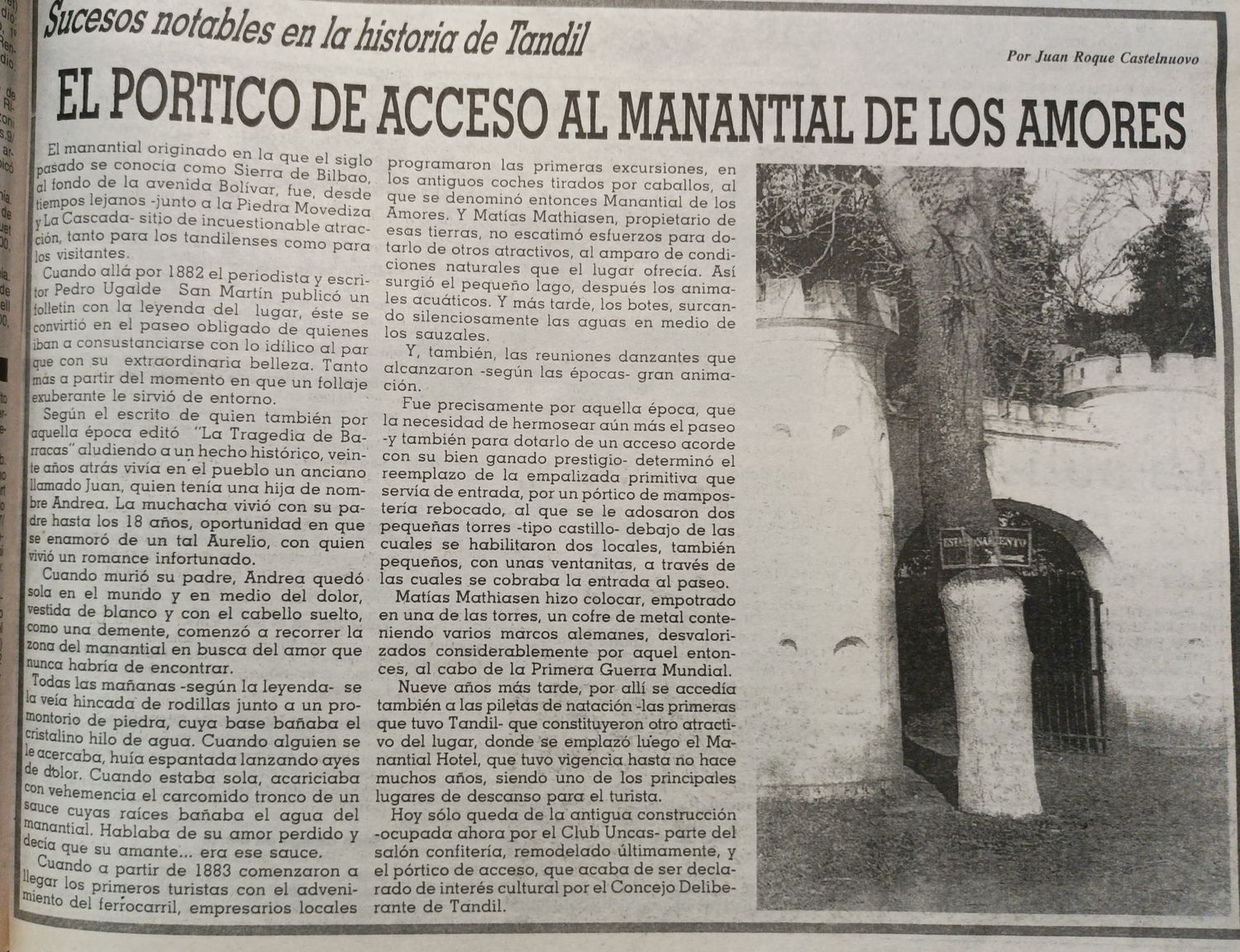 El pórtico de acceso al Manantial de los Amores