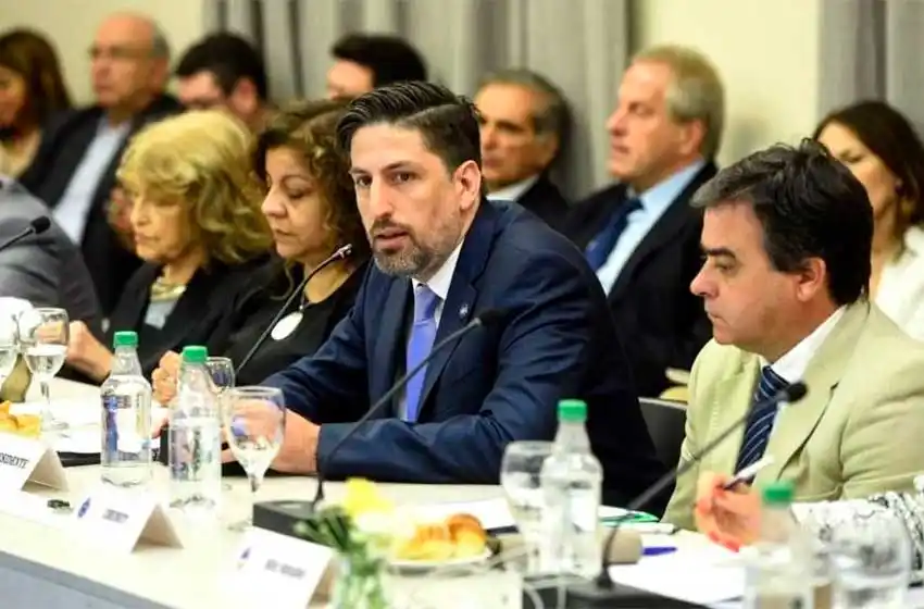 Definen el aumento salarial de referencia en la paritaria nacional docente