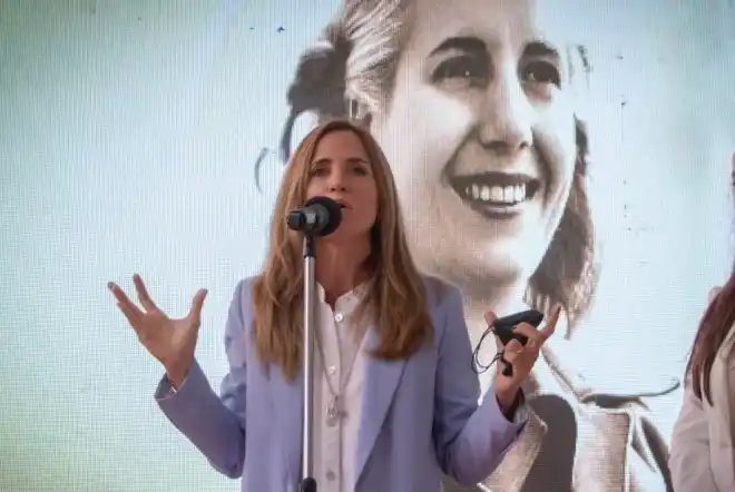 Tolosa Paz propone declarar Monumento Histórico Nacional a la iglesia de La Plata donde se casaron Evita y Perón