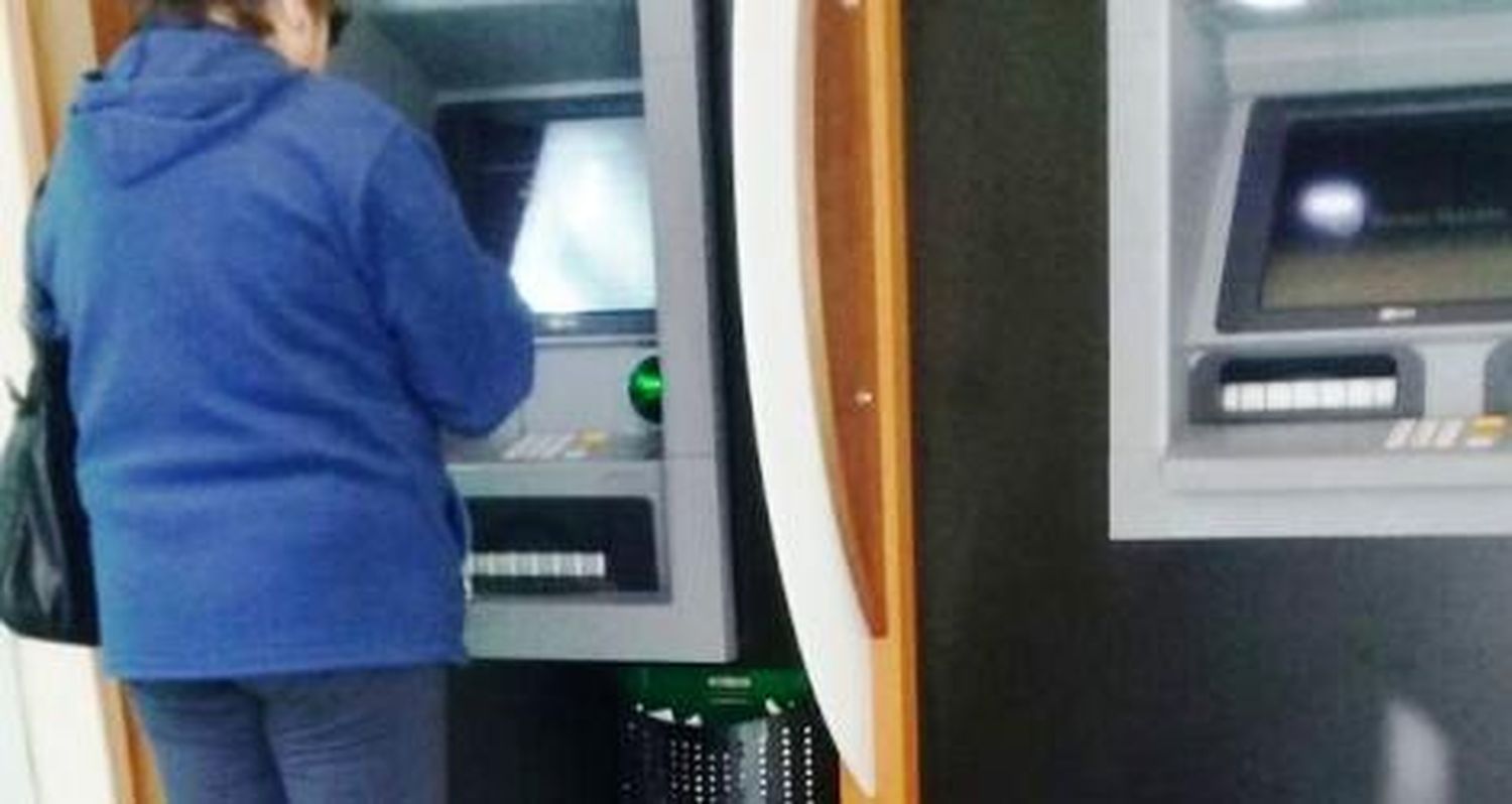 “El cajero automático no me dio la plata”