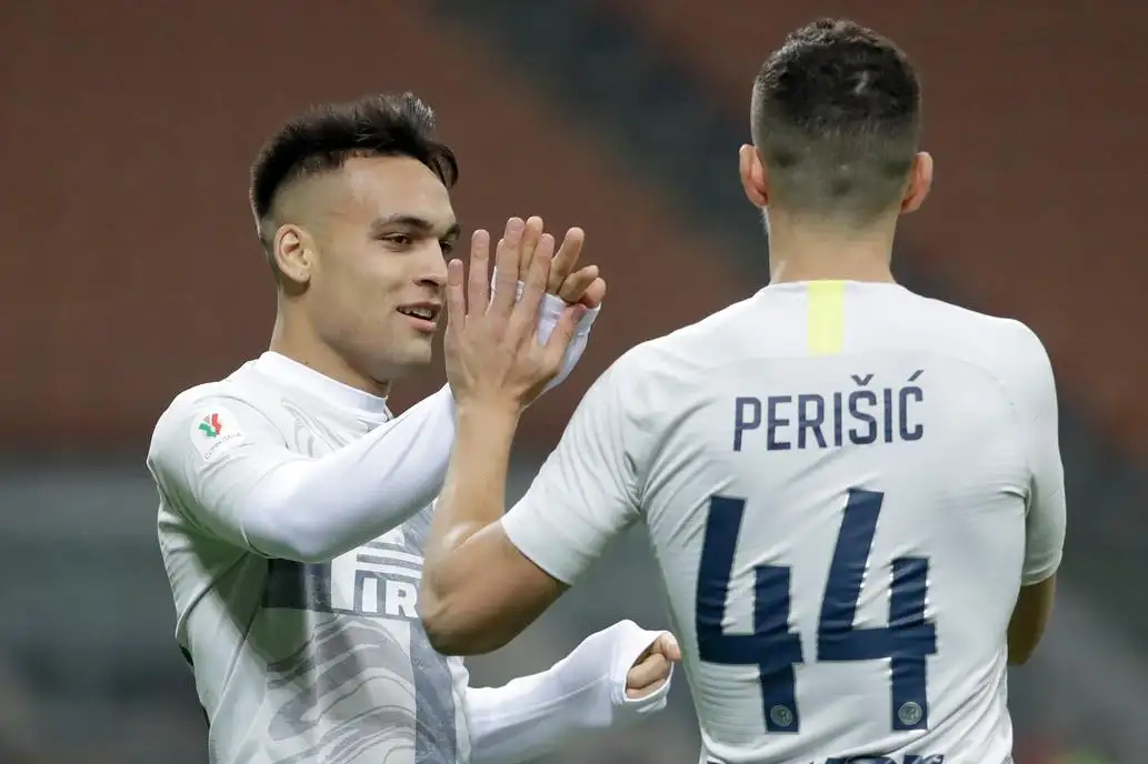 Lautaro Martínez e Icardi  pusieron a Inter en cuartos