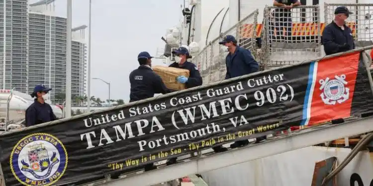 EE.UU. intercepta cocaína por un valor de 94.6 millones de dólares cerca de Colombia