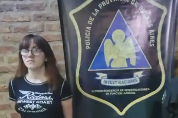 Detuvieron a una joven de 19 años por abandonar a su bebé recién nacida en una bolsa de basura y dejarla morir