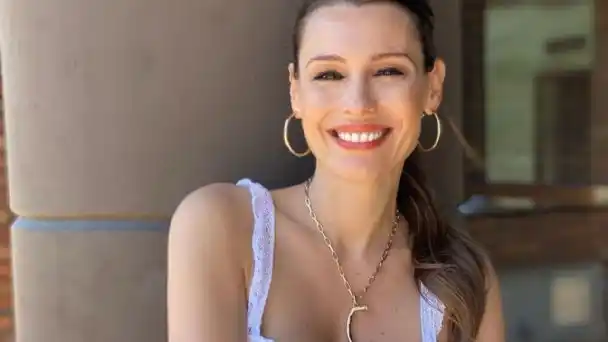 Pampita se animó a la bikini blanca y sus fans colapsaron: “Que bomba por Dios”