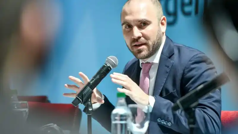 Renunció un asesor de Guzmán en desacuerdo con el rumbo económico del Gobierno
