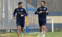 Rojo y Cavani se entrenaron a la par del resto del plantel