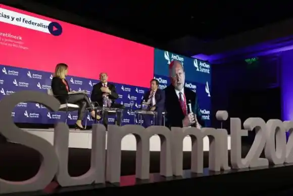 El gobernador de Santa Fe participó del AmCham Summit 2023
