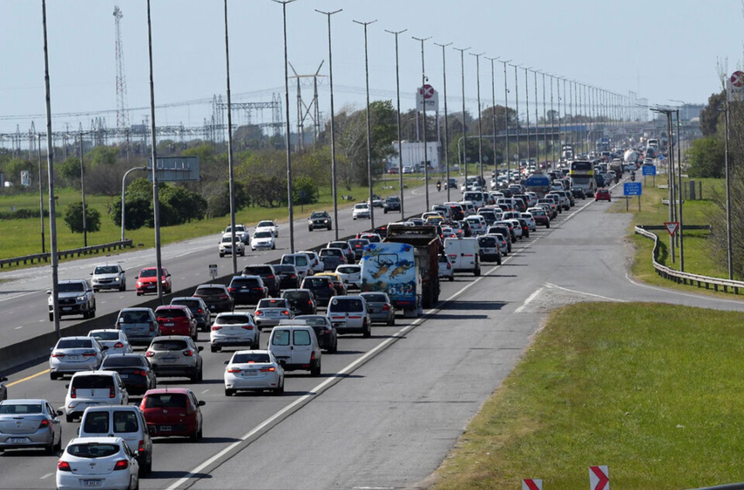 Miles de autos ya ganaron la ruta para instalarse hoy en Mar del Plata